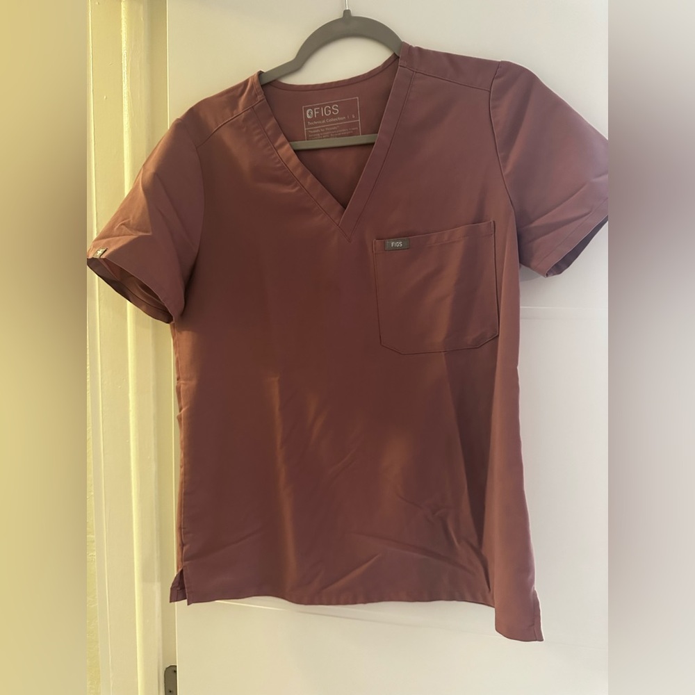 Figs womens Mauve Scrub top